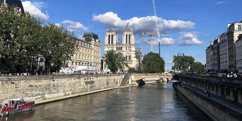 A photo of the Seine in Paris